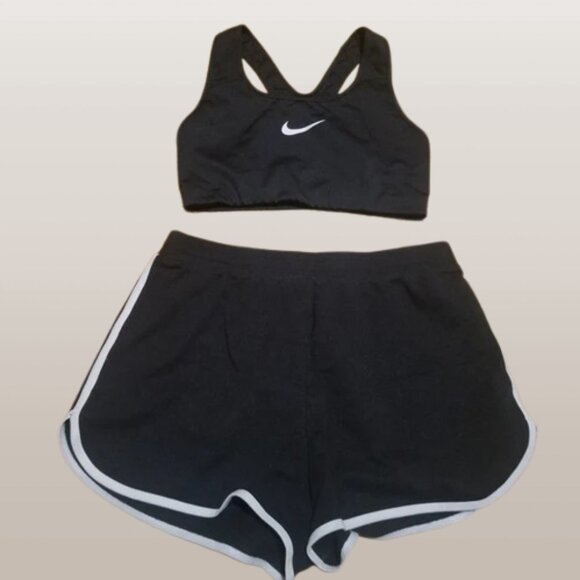 Nike Athletic Racerback Sports Bra with White Trim Black Shorts Combo Set - Picture 6 of 10